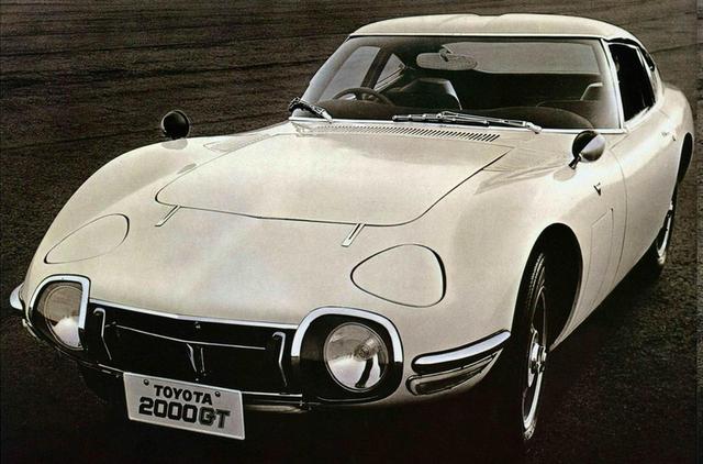 画像: 日本の自動車史に残るスーパーカー、トヨタ2000GT。今からちょうど半世紀前に発売された。