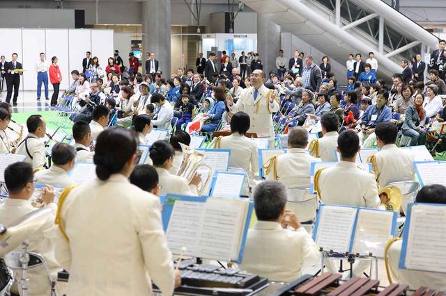 画像: 消防音楽隊による演奏。