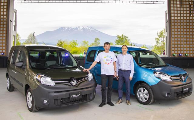 画像: この日お披露目された限定車、カングークルールとカイエットさん(左)。右はルノージャポン社長の大極さん。