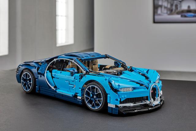 画像: LEGO TECHNIC BUGATTI CHIRON。1/8サイズだ。
