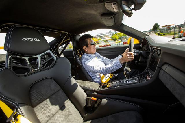 画像: ポルシェ911 GT3 RSをニュルブルクリンクでドライブする、モータージャーナリストの河村康彦氏