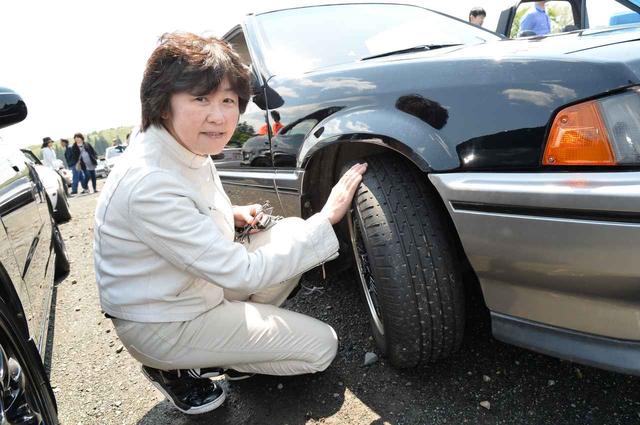 画像: シティターボⅡとシティカブリオレのオーナー、山田節子さんもHFタイプDに興味津々。