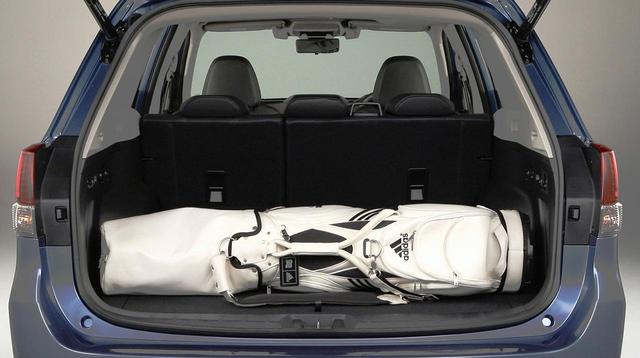 画像: 荷室開口部の最大幅は1300mmに拡大されている。