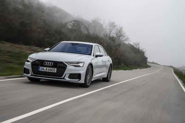 画像: 新型A6には最大39ものドライバーアシスタンスシステムが搭載される。フロントウインドウ上部には単眼カメラが装備。これらセンサー類はA8と同じとなる。