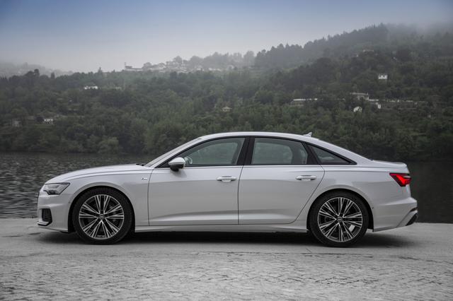 画像: 全車にマイルドハイブリッドシステムを採用。V6エンジン車には48V電装システムが搭載されスタート/ストップ機能の作動範囲は最大22km/hにまで拡大、この結果100km走行あたり約0.7Lの燃料の削減に成功した。