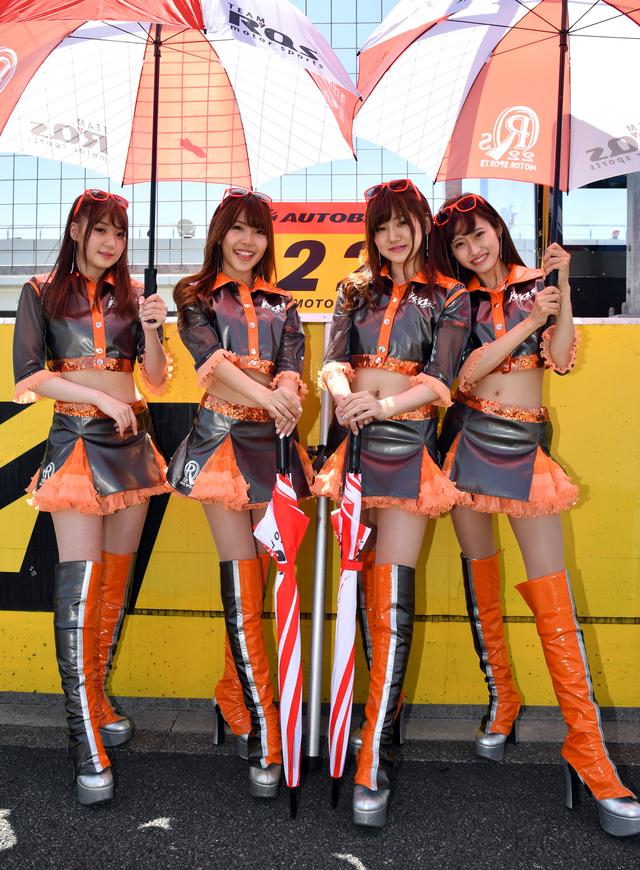 画像: 左より 加藤恵里奈さん 原ゆずなサン 成海 梓さん 月中秋実さん