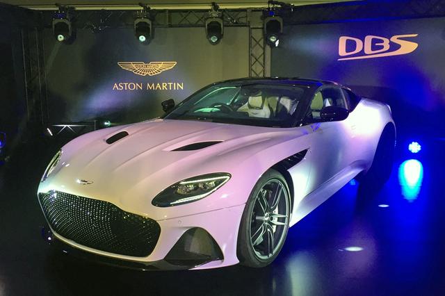 画像: 「DB11が変身前のブルース・ウエインで、DBS スーパーレッジェーラは変身後のバットマン」と、ニルソン社長は語った。