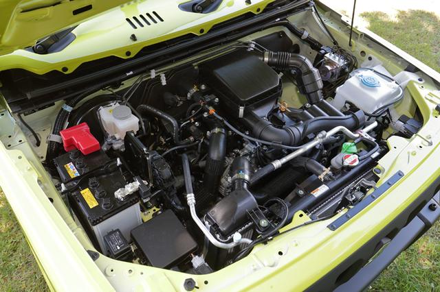 画像: R06A型に換装されたジムニーのパワーユニット。インタークーラーの取り付け位置もフロントに変更。