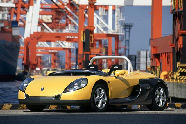画像: アルピーヌの名が消えたあとも、このスピダー(1995年)やルノースポール車の開発・生産を行っていた。