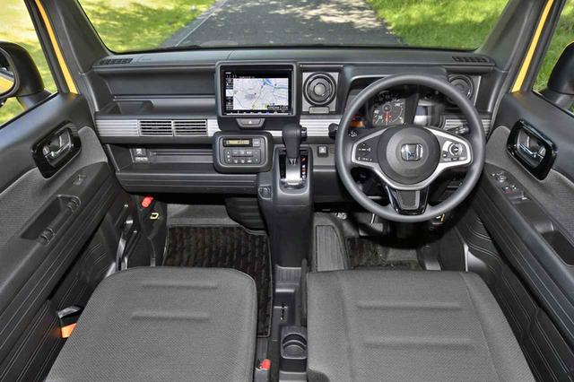 画像: 乗用車並みのクオリティを誇る、+スタイル ファンのインパネ。カーナビはオプション。