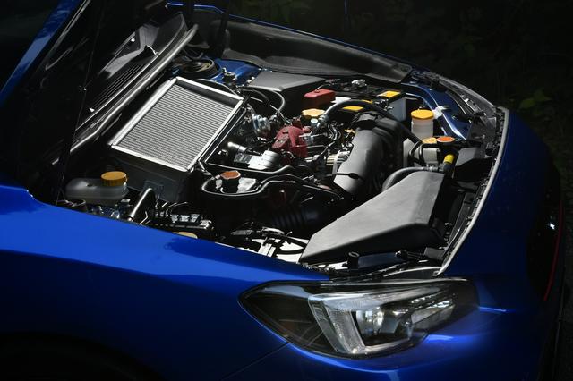 画像: 量産型のEJ20エンジンと比較し、バランスドエンジンは、常用域で雑味がなく、高回転で気持ちいい方向に仕上げられた。