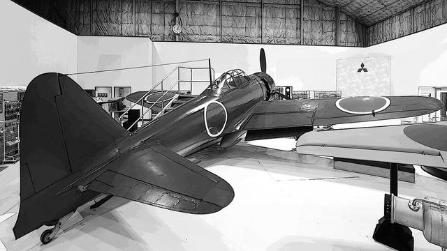 画像: この零戦52型と雷電を比較すると、胴体のボリュームが大きく異なる。零戦に中型機用の金星(三菱)エンジンを積む計画があったが、エンジン工場が空襲に遭い叶わなかった。
