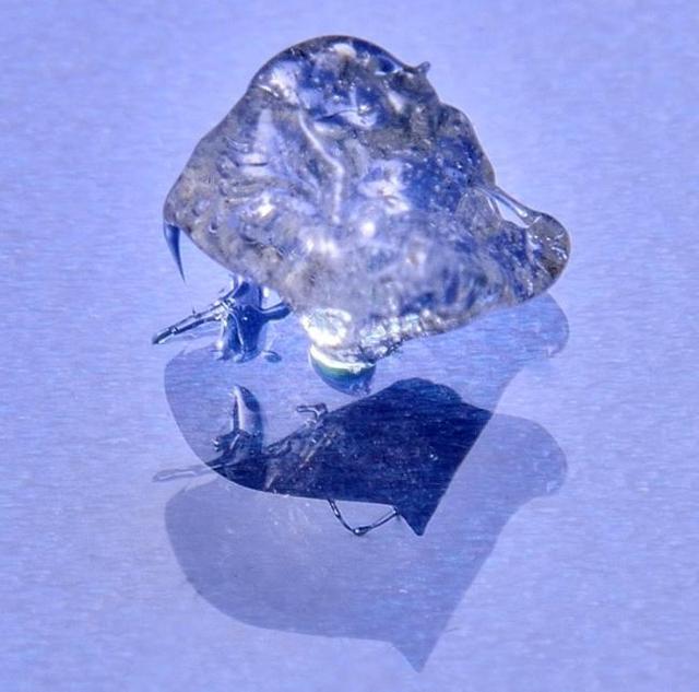 画像: 新技術で重合されたポリイソプレンゴム。
