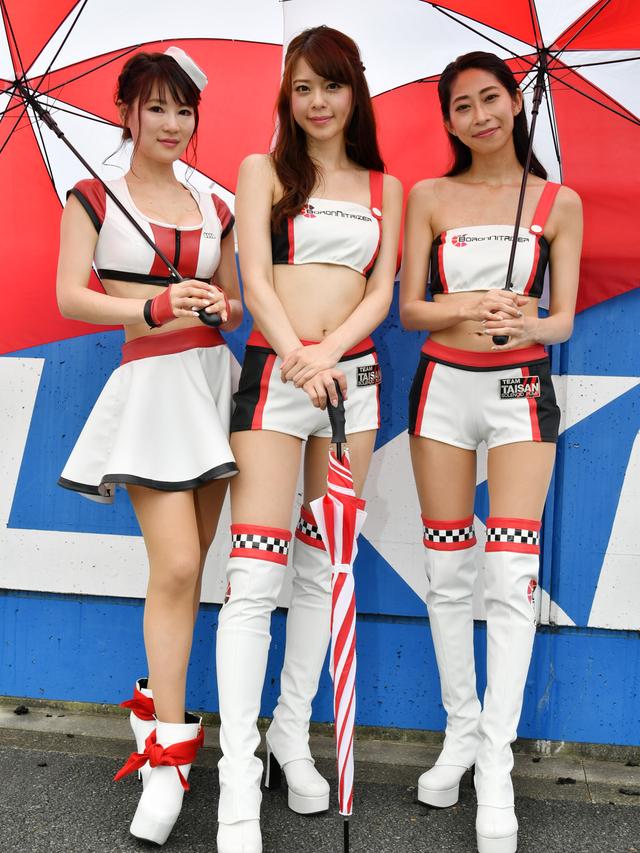 画像: 左より TAISAN ANGEL 星乃華さん ボロンナイトエンジェルズ 羽瀬萌さん 瀬戸志織さん