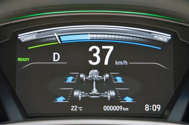 画像: 4WDのトルク配分をリアルタイムにメーター内に表示する。