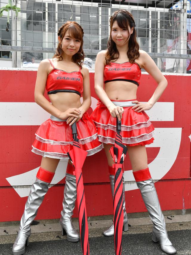 画像: 左 神埼美羽さん 右 平有紗さん