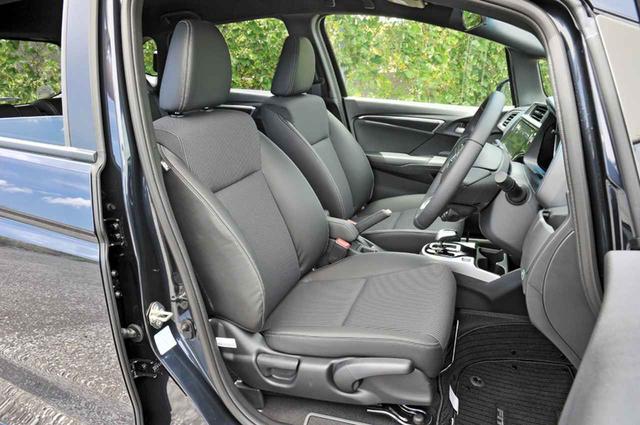 画像: サイド部にプライムスムースを採用したコンビシートはベース車と同じなのだが、サポートが良く疲れにくい。