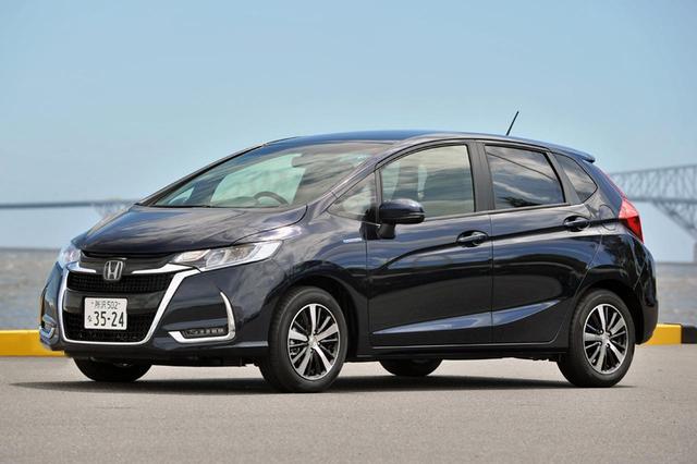 画像: 外寸も車重も、ベースモデルと変わらない。ボディカラーはミッドナイトブルービーム・メタリックという濃いブルー。