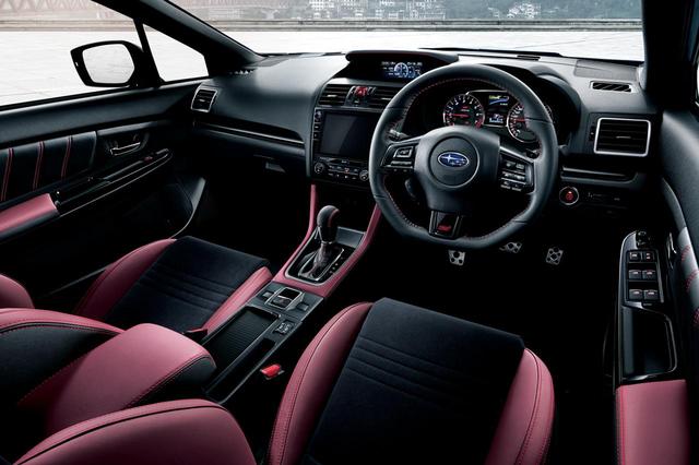 画像: スバル WRX S4 STI スポーツのコクピット。