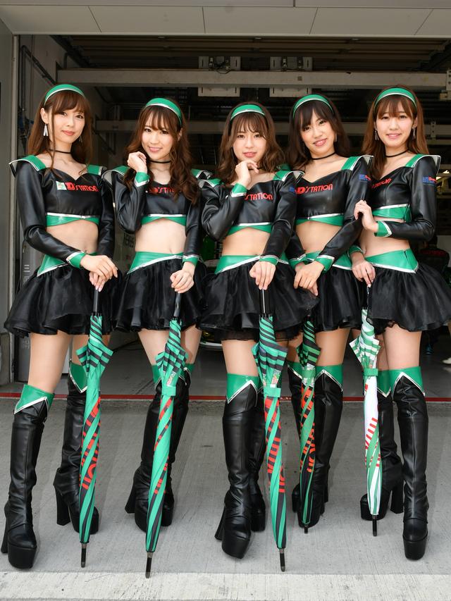 画像: 左より 林紗久羅さん 小越しほみサン 宮本りおサン 霧島聖子さん 中村比菜さん