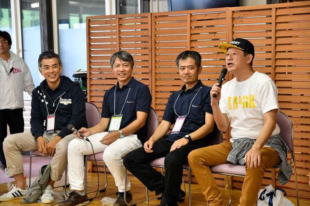 画像: コペンの開発に携わった中心人物、“ビッグ4”によるトークショーでは車名決定にまつわる秘話などが披露された。