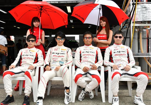 画像: 左より 大津弘樹 中野信治 植松忠雄 小林崇志