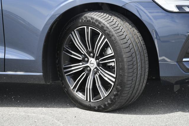 画像: T5インスペクションに標準装備の18インチアルミホイール。タイヤは235/45R18。