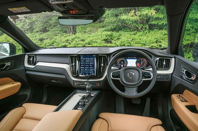 画像: インテリアは最新のボルボ流。インパネのデザインはXC90よりはV90クロスカントリーに近いものだ。