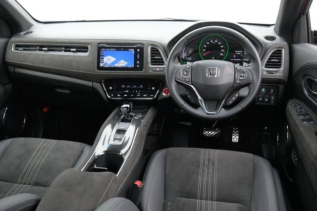 画像: 坂道発進をサポートするヒルスタートアシストや停車状態を保持するオートブレーキホールドを標準装備。