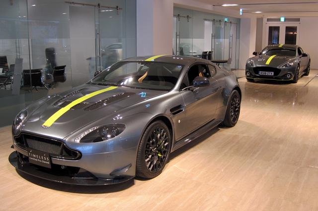 画像: ショールームにはDB11 AMR(手前)とラピード AMRが並んで展示されている。
