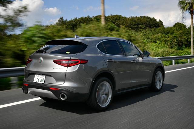 画像: 駆動方式は4WD。