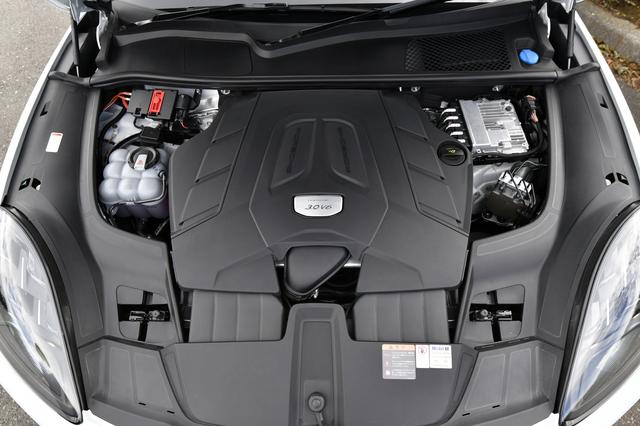 画像: シングルターボを採用する3L V6エンジン(340ps)でも十分にパワフル。