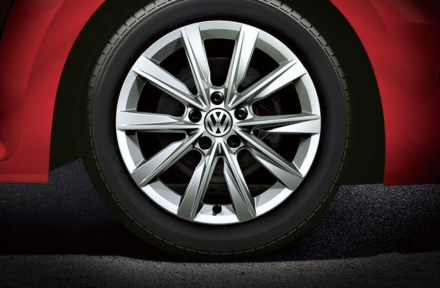 画像: Design Meister専用 17インチアルミホイール。“See You! The Beetle” キャンペーンは Beetle ファンへの感謝を込めた企画で、これまで第1弾:限定車『The Beetle SOUND』(2018 年 1 月 30 日発表)、第2弾:「The Beetle オプションサポート Web チャンス」(2018 年 2 月 2 日発表)、第3弾:限定車『The Beetle Exclusive』(2018 年 5 月 29 日発表)が行われている。
