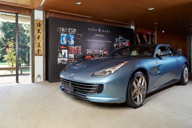 画像: 大使館の庭園や館内に展示された9台のフェラーリGTC4ルッソTモデル。そのうちの1台がこの「Inspired by 250 GT Coupe Speciale」。名車250 GTにインスピレーションを得たコレクションで、複雑かつ精緻で独創的な仕立てとなっている。このほか、「 Italian Style 1 Concept」「Country Concept」「Inspired by 250 GT Berlinetta Lusso」「Polo Concept」「Yacht Concept」「Golf Concept」「Copper Concept」などが並べられた。