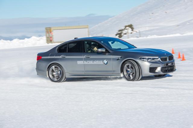 画像: 雪上で一番コントロールしやすいM5。さすがxDrive。