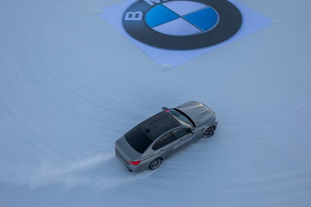 画像: まさかM5の初ドライブが雪上になるとは思わなかった。