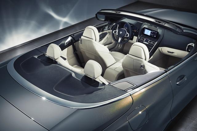 画像: 乗車定員は4名。インテリアのデザインも8シリーズ クーペに近い。