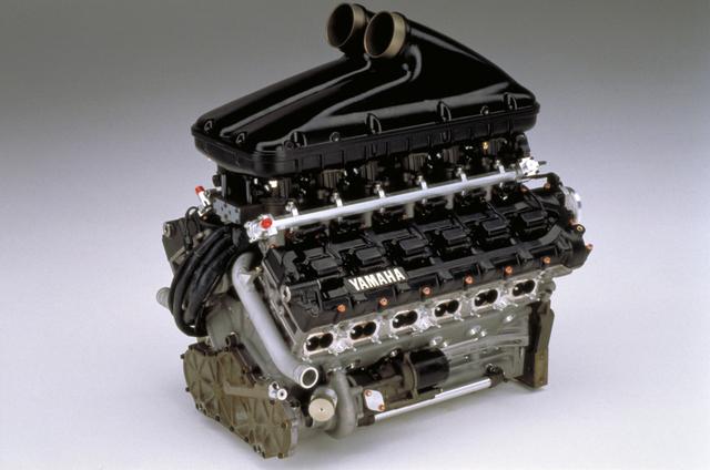 画像: ジョーダン・ヤマハF1に搭載されていた3.5LのV12を公道用にデチューン。1気筒あたり5バルブも採用。