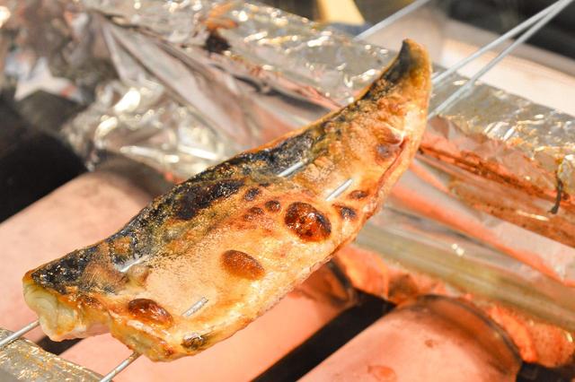 画像: 人気は「特大とろ鯖塩焼き定食」(1166円)。