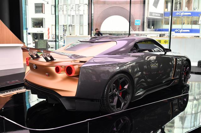 画像: リアビューはノーマルのR35 GT-Rから大幅にモディファイされている。リアウイングは可変式。