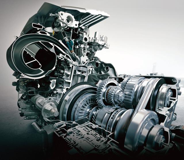 画像: 2Lの直列4気筒直噴エンジンとダイレクトシフトCVT