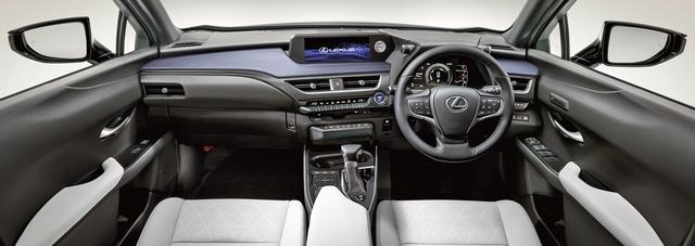 画像: UX250h バージョンL。インテリアカラーはコバルト(オプション装着車)。
