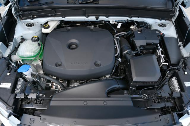 画像: T4が搭載する2L直4ターボは、T5より62ps/50Nm出力/トルクが抑えられた190ps/300Nmを発生。