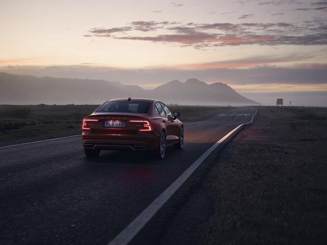 画像: T6 AWD Rデザイン。パワフルでありデザインも美しい。