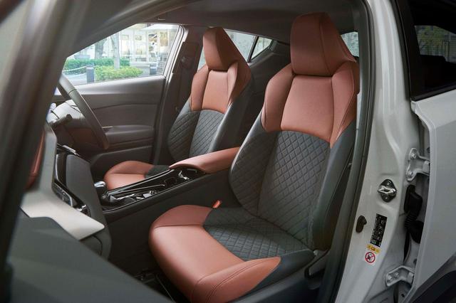 画像: トヨタ C-HRの特別仕様車「モード-ブルーノ(Mode-Bruno)」のシート。