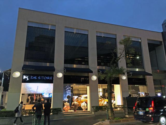 画像: 美術館通りに面したDSストア東京。周辺にはオシャレな店がズラリと並ぶ。