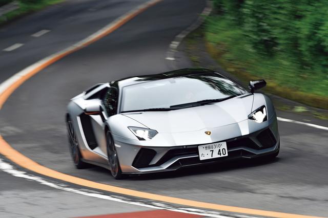 画像: ランボルギーニの量産車として初となる後輪操舵LRS(ランボルギーニ リアホイール ステアリング)を標準装備するアヴェンタドールの”S”シリーズ。