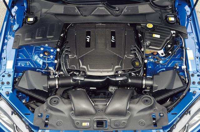 画像: 575psを発揮するスーパーチャージドV8によって、最高速度は300km/h、0→100km/h加速は4.4秒を実現している。