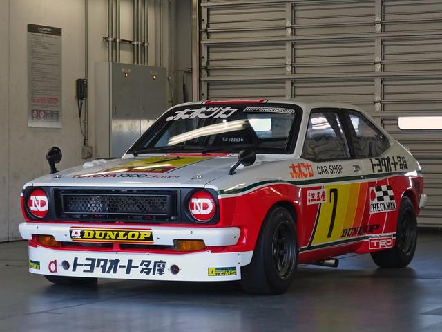 画像: 1973年にレースデビューしたDOHCスターレットを、トムスが2018年に完全復元した。ボディのベースは市販車だ。