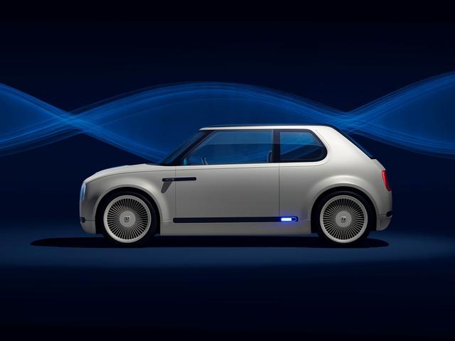 画像: サイドミラーがないのはコンセプトカーだから…と思いきや市販車にもドアミラーは装着されない。